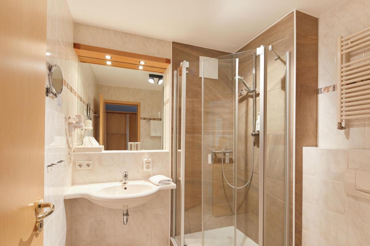 Hotel Sonneck Knüllwald Екстериор снимка