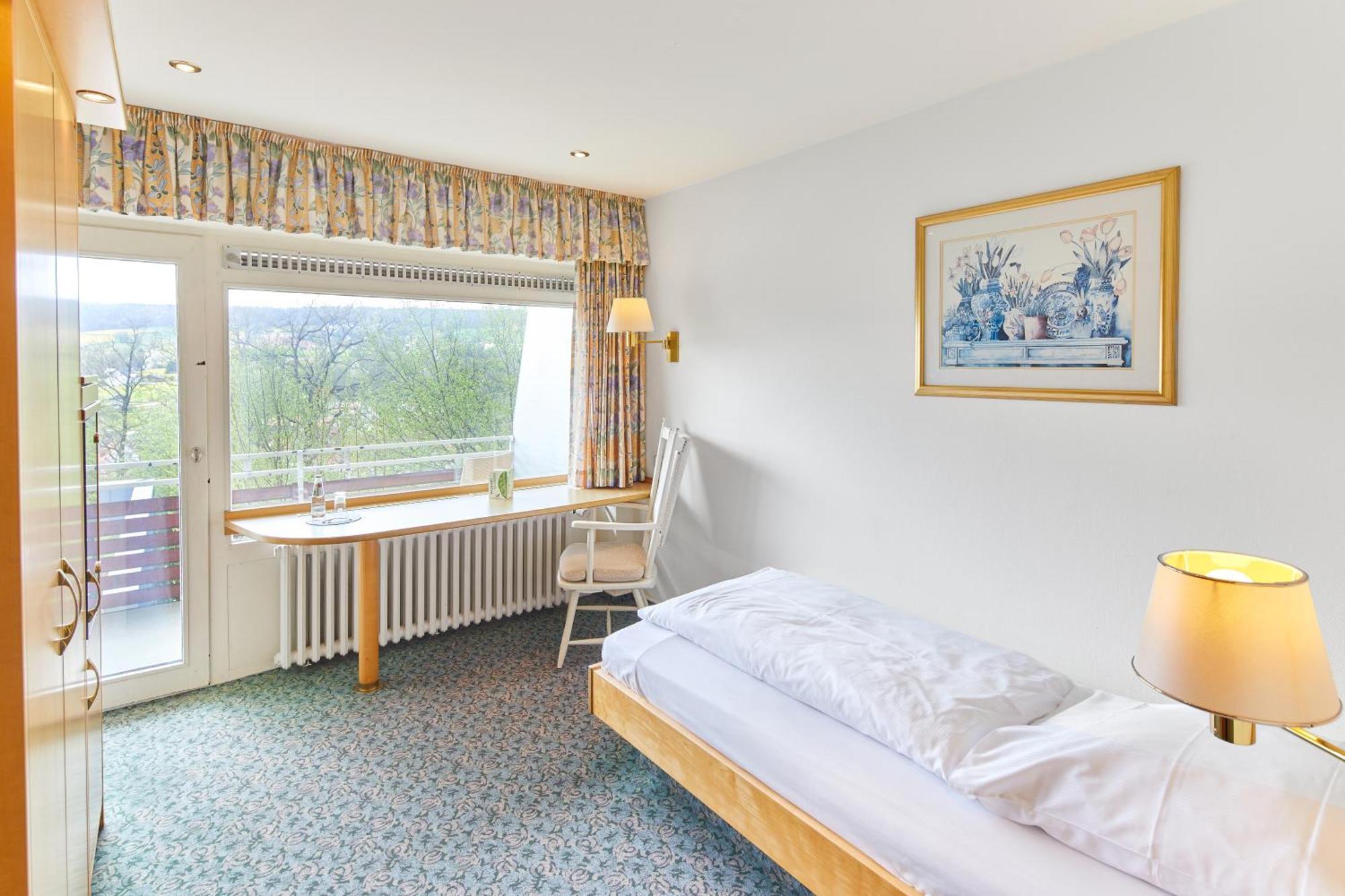 Hotel Sonneck Knüllwald Екстериор снимка