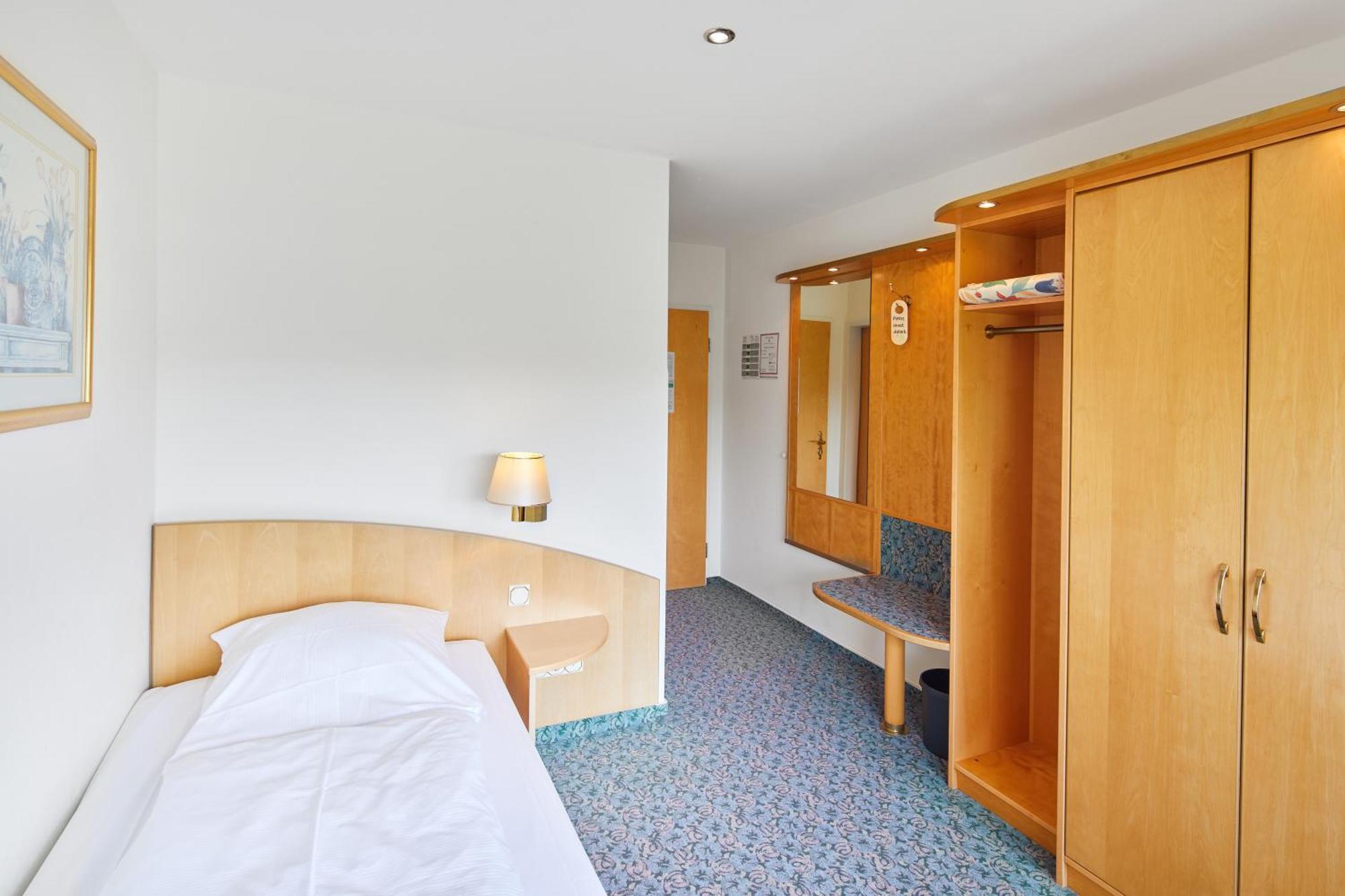 Hotel Sonneck Knüllwald Екстериор снимка