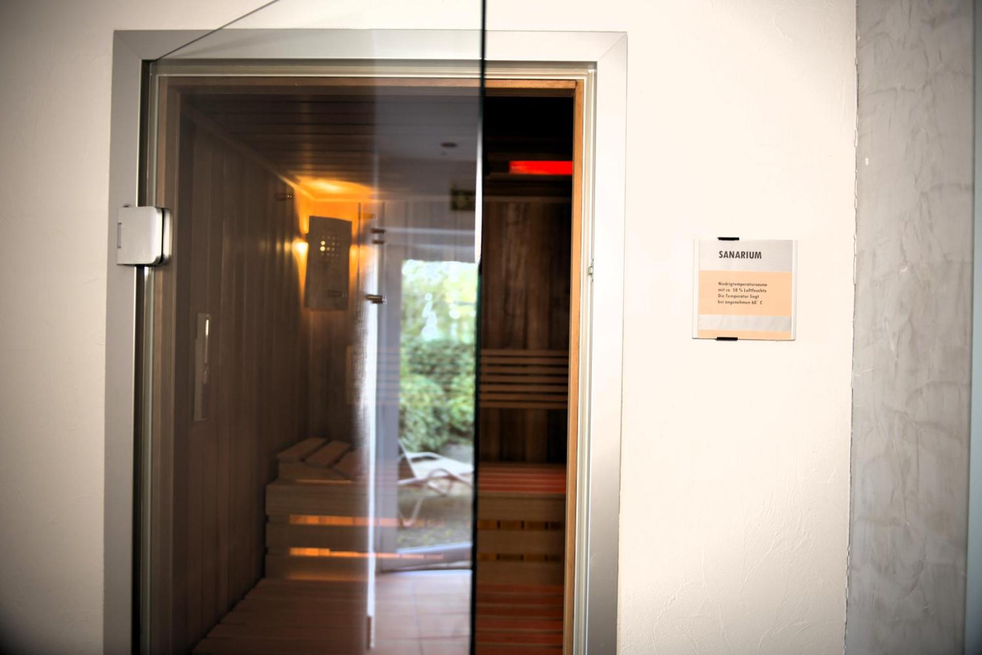 Hotel Sonneck Knüllwald Екстериор снимка