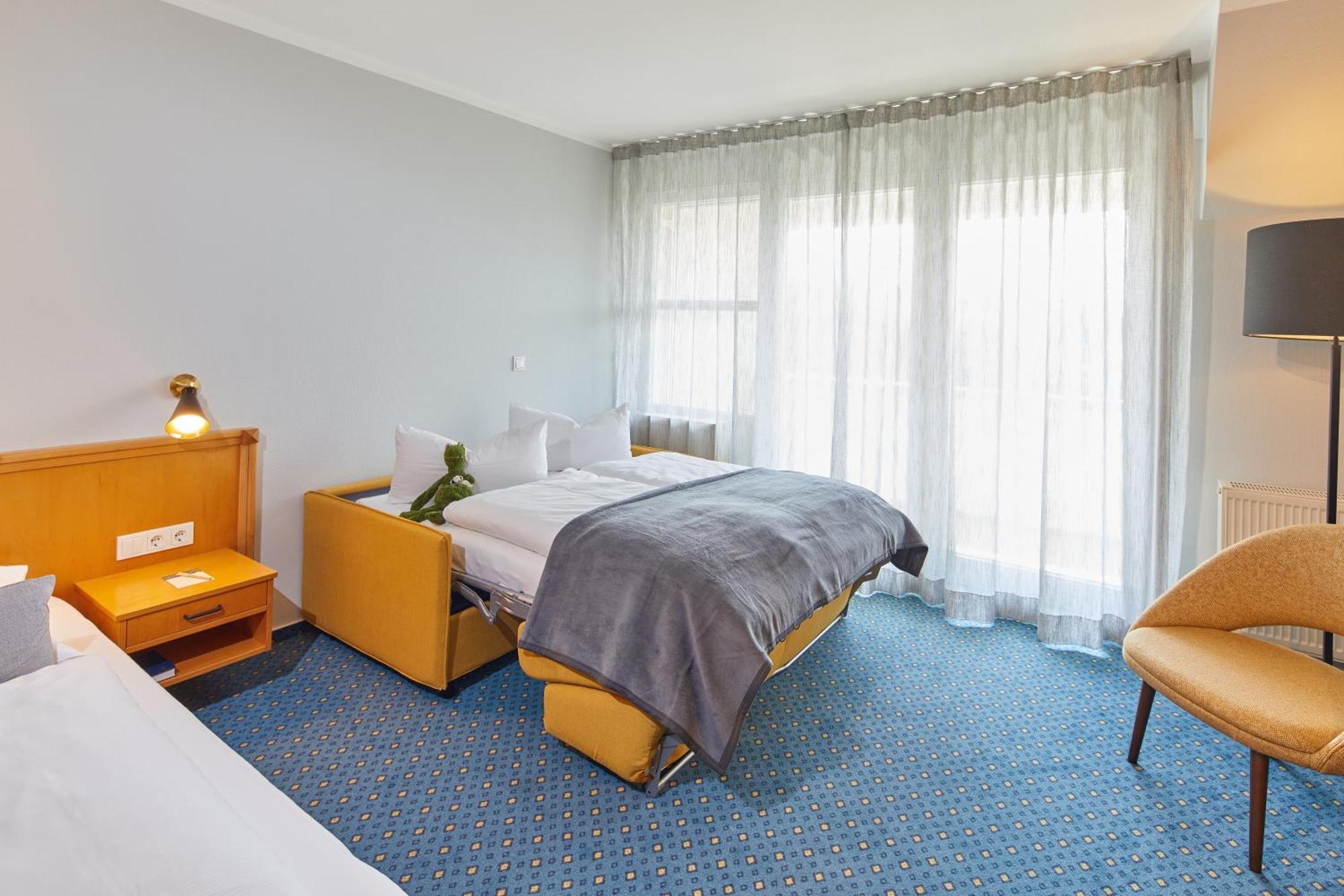 Hotel Sonneck Knüllwald Екстериор снимка
