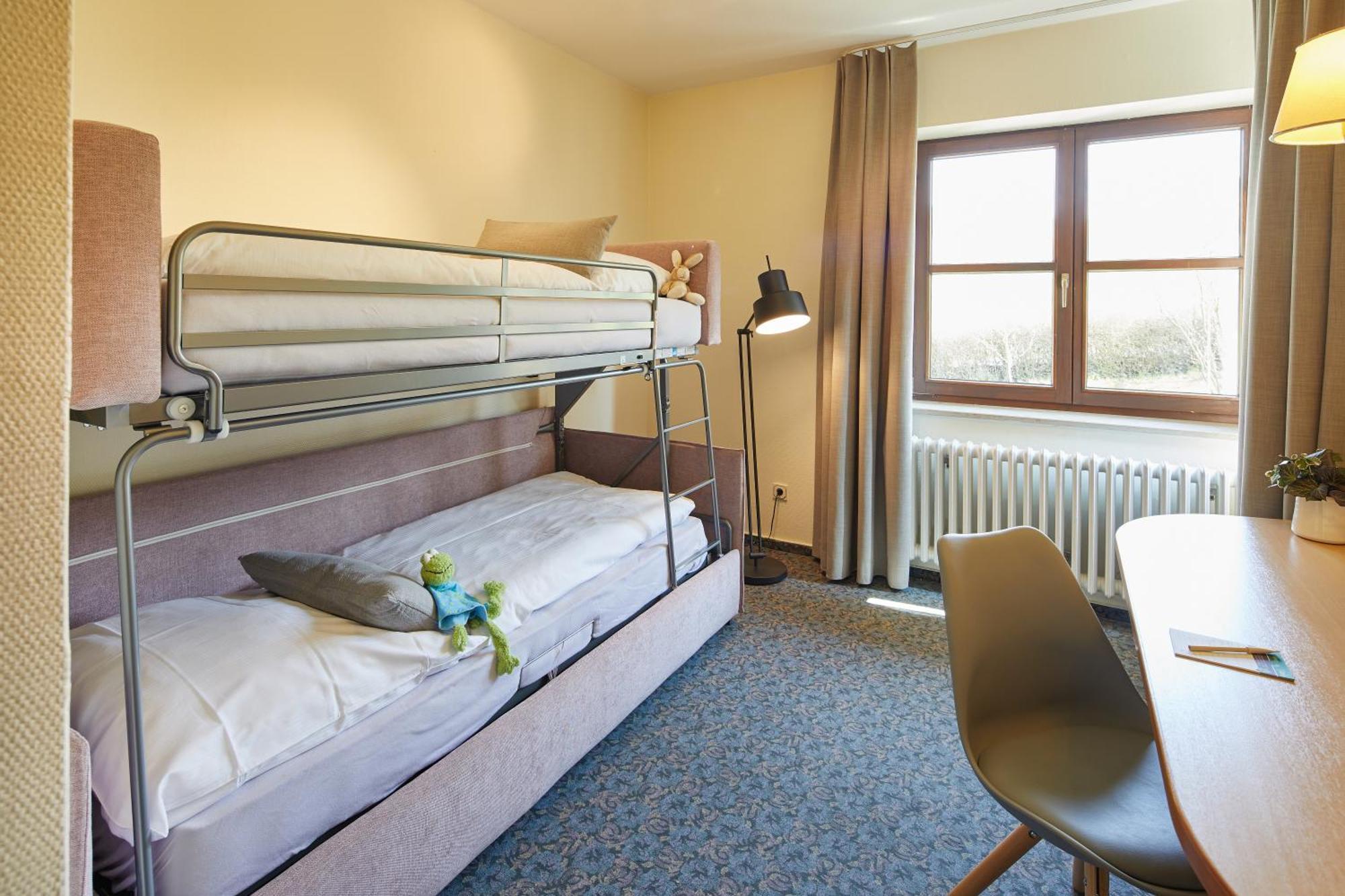 Hotel Sonneck Knüllwald Екстериор снимка