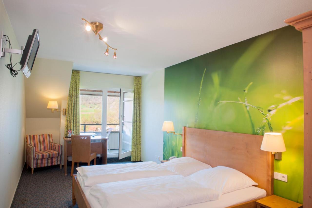 Hotel Sonneck Knüllwald Стая снимка